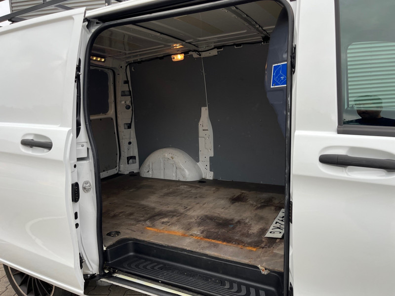 Mercedes-Benz Vito 111 CDI Lang / Business Professional Plus / / Imperial / Towbar / APK-TUV 11-25 - Furgão compacto: foto 4 Mercedes-Benz Vito 111 CDI Lang / Business Professional Plus / / Imperial / Towbar / APK-TUV 11-25 - Furgão compacto: foto 4