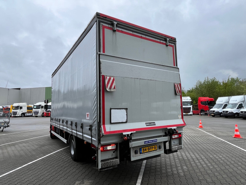 Renault D 210 Euro 6 / 12 Ton / 282 dkm / Schuifzeil / Laadklep / APK TUV 07-25 - Caminhão com lona: foto 2 Renault D 210 Euro 6 / 12 Ton / 282 dkm / Schuifzeil / Laadklep / APK TUV 07-25 - Caminhão com lona: foto 2