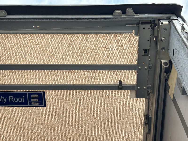 Schmitz Cargobull SCB S3T / Schuifzeil / Kooi Aap / Lift + Stuuras / APK 05-26 - Semi-reboque de lona: foto 4 Schmitz Cargobull SCB S3T / Schuifzeil / Kooi Aap / Lift + Stuuras / APK 05-26 - Semi-reboque de lona: foto 4