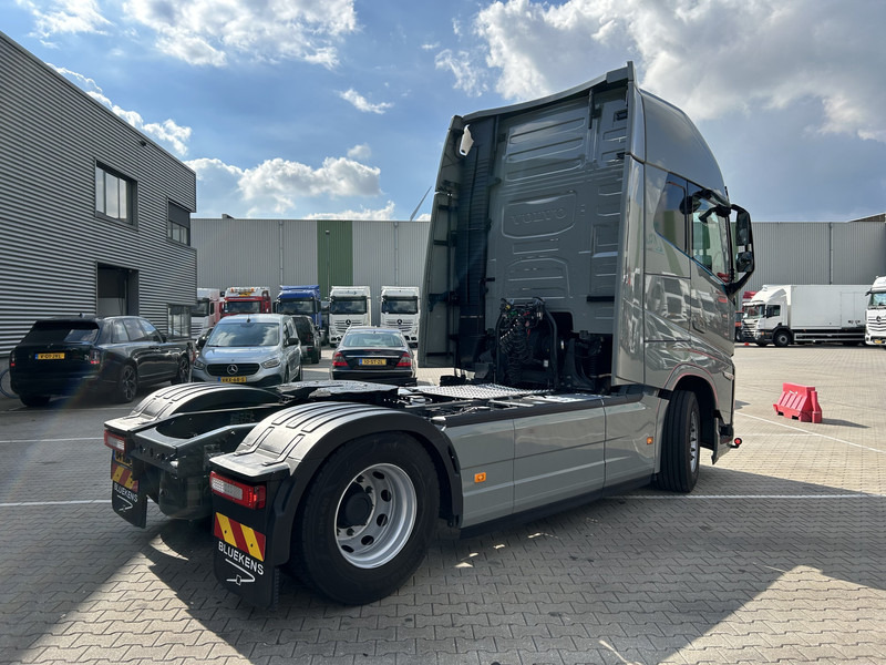 Volvo FH 500 Globetrotter XL / VEB+ / 2 Tanks / APK TUV 07-26 - Tractor: foto 2 Volvo FH 500 Globetrotter XL / VEB+ / 2 Tanks / APK TUV 07-26 - Tractor: foto 2
