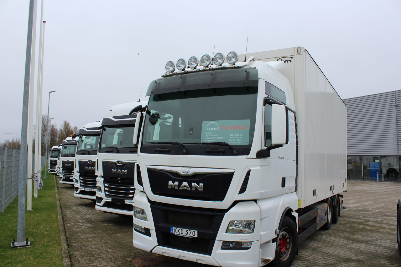 MAN TGX 26.480 6×2-4 Skåp/Fjärr - Caminhão furgão: foto 1 MAN TGX 26.480 6×2-4 Skåp/Fjärr - Caminhão furgão: foto 1