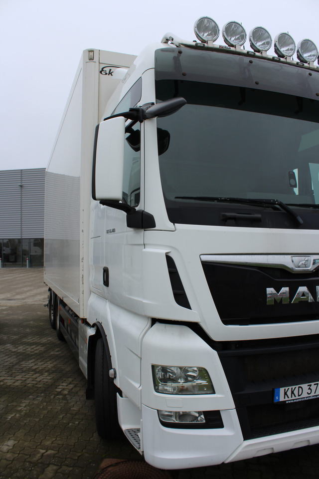 MAN TGX 26.480 6×2-4 Skåp/Fjärr - Caminhão furgão: foto 2 MAN TGX 26.480 6×2-4 Skåp/Fjärr - Caminhão furgão: foto 2