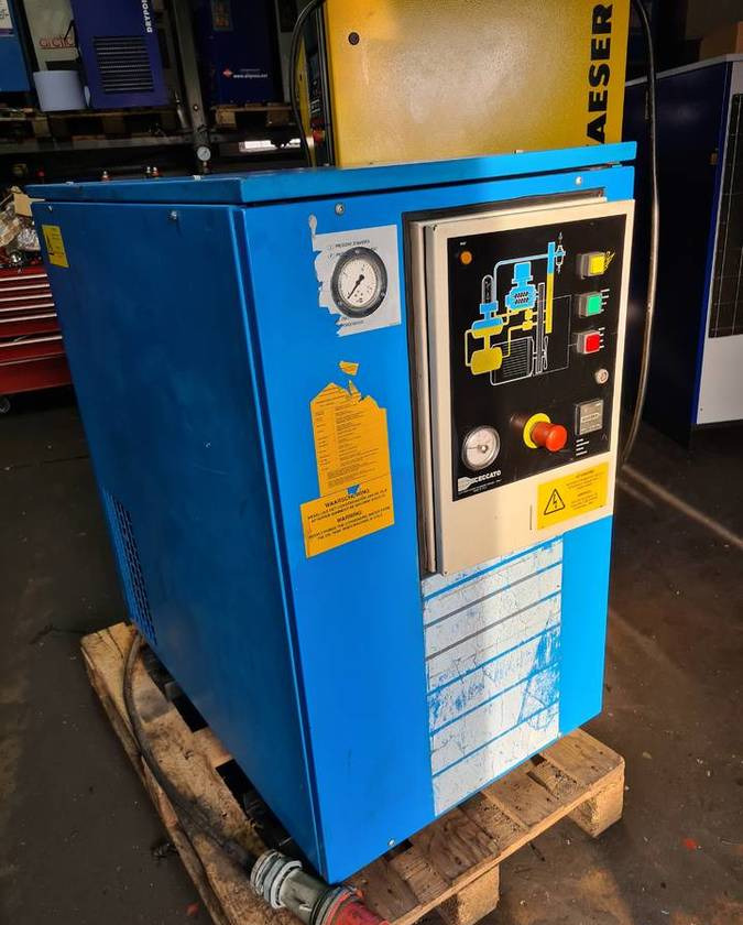 Kompresor śrubowy AIRPRESS, CECCATO 15 kw - Compressor de ar: foto 2 Kompresor śrubowy AIRPRESS, CECCATO 15 kw - Compressor de ar: foto 2