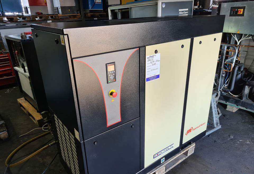 Kompresor śrubowy INGERSOLL RAND IRN 22K-CC 22 kw Falownik - Compressor de ar: foto 3 Kompresor śrubowy INGERSOLL RAND IRN 22K-CC 22 kw Falownik - Compressor de ar: foto 3