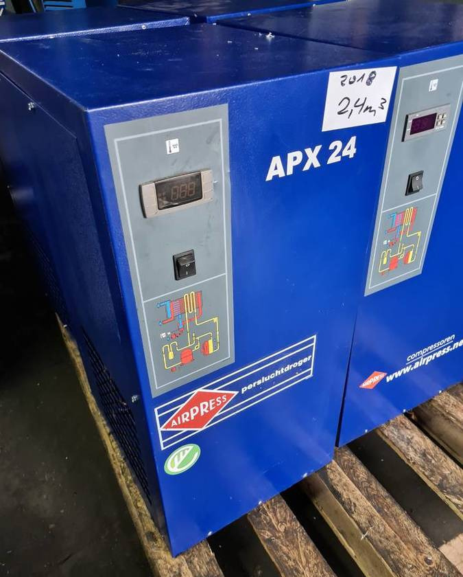 OSUSZACZ ZIĘBNICZY AIRPRESS APX 24, 2,4 M3/min - Compressor de ar: foto 1 OSUSZACZ ZIĘBNICZY AIRPRESS APX 24, 2,4 M3/min - Compressor de ar: foto 1
