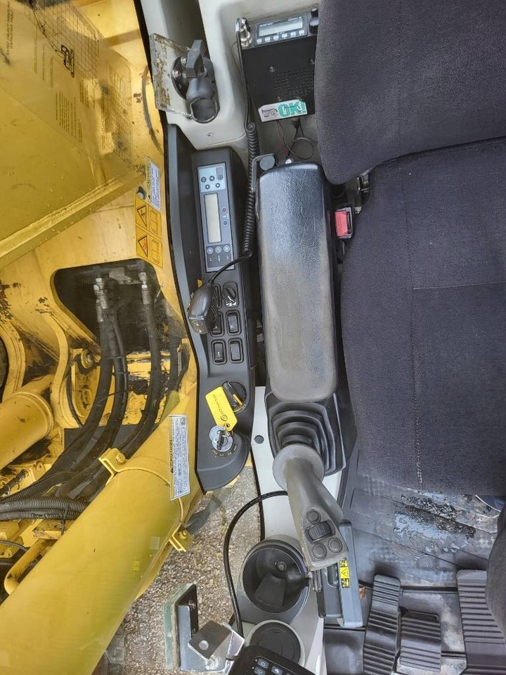 Escavadora de rastos New Holland Kobelco E 235 B SR-2: foto 18