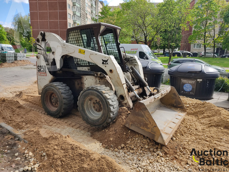 Bobcat S 250 - Mini carregadeira: foto 2 Bobcat S 250 - Mini carregadeira: foto 2