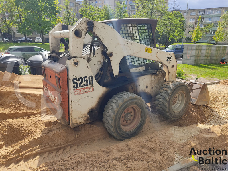 Bobcat S 250 - Mini carregadeira: foto 4 Bobcat S 250 - Mini carregadeira: foto 4