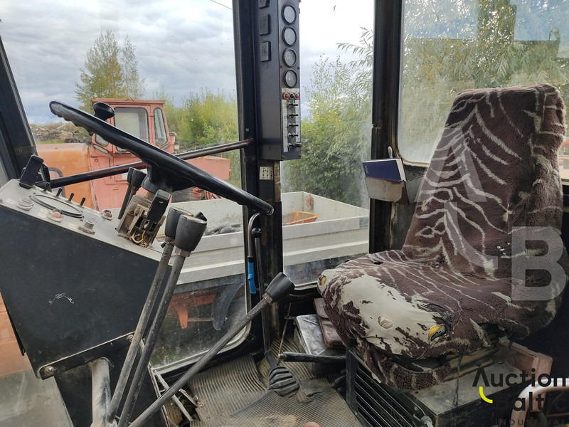 Brianskij Arsenal GS-14.02 - Motoniveladora: foto 5 Brianskij Arsenal GS-14.02 - Motoniveladora: foto 5