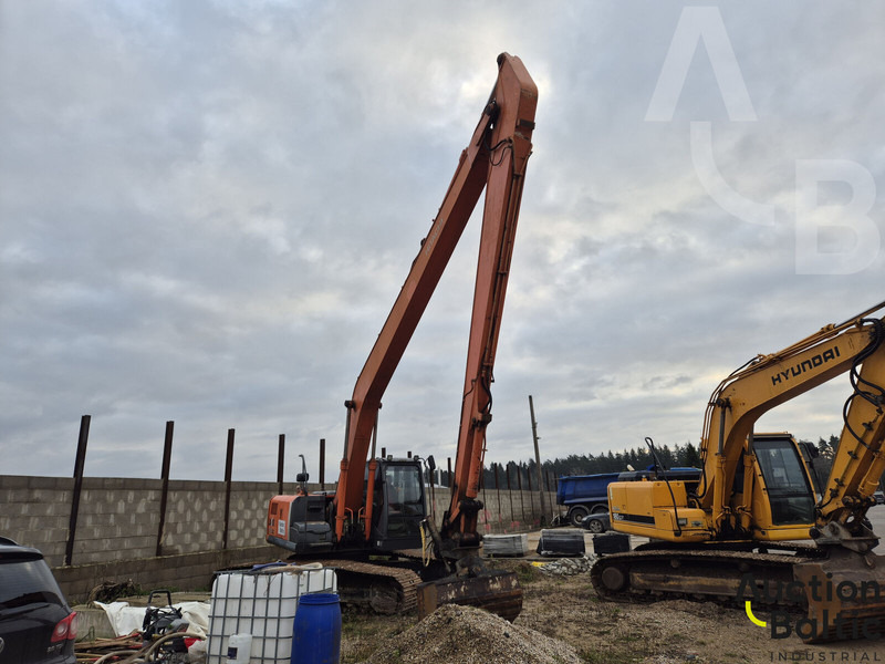 Hitachi ZX 210 LC-3 - Escavadora de rastos: foto 1 Hitachi ZX 210 LC-3 - Escavadora de rastos: foto 1