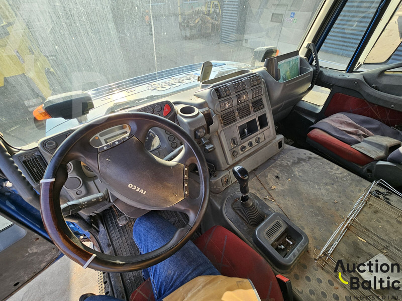 Caminhão basculante Iveco 260E44: foto 9