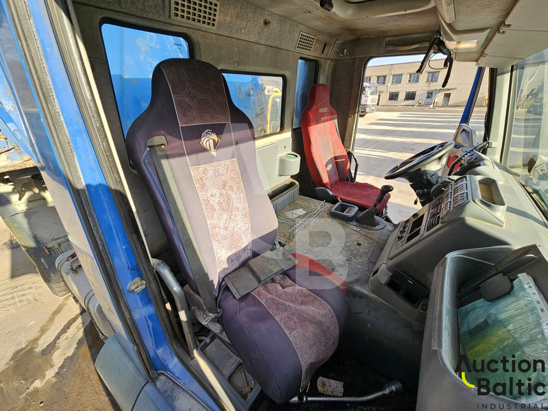 Caminhão basculante Iveco 260E44: foto 8