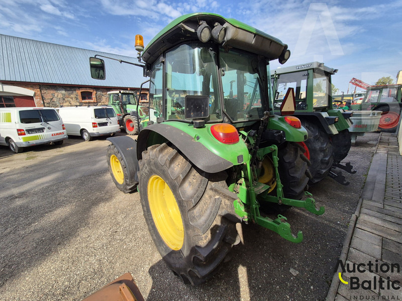 John Deere 5820 - Trator: foto 4 John Deere 5820 - Trator: foto 4