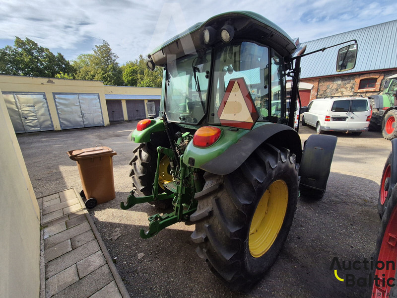 John Deere 5820 - Trator: foto 3 John Deere 5820 - Trator: foto 3