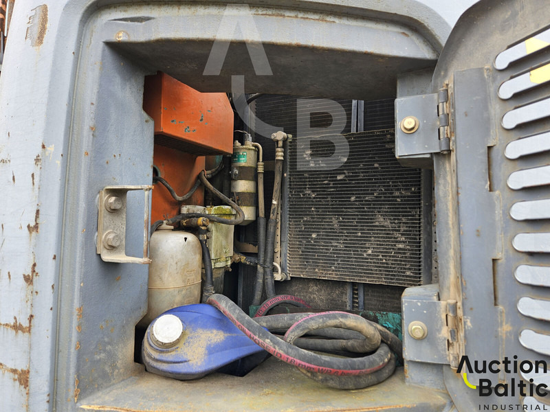 Escavadora de rastos Kobelco SK 235 SR: foto 11