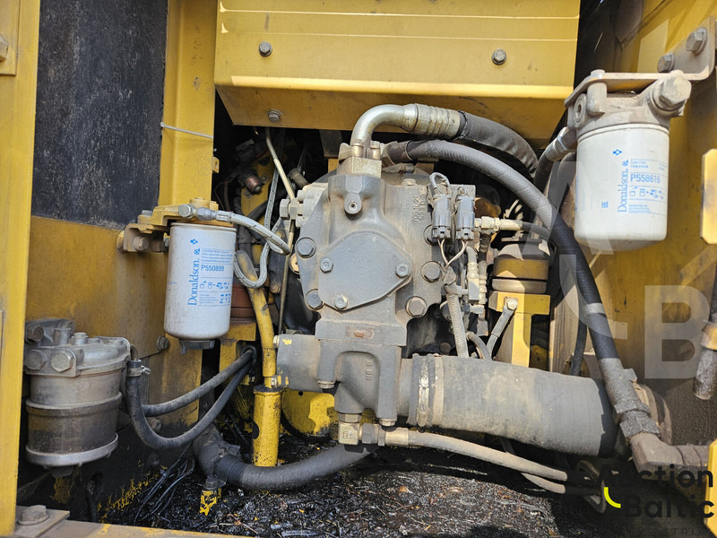 Escavadeira de rodas Komatsu PW130ES-6K: foto 11