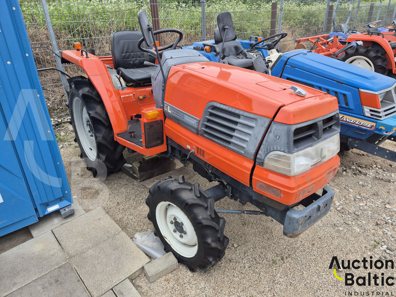 Kubota GL 240 - Trator: foto 1 Kubota GL 240 - Trator: foto 1