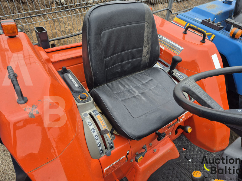 Kubota GL 240 - Trator: foto 5 Kubota GL 240 - Trator: foto 5