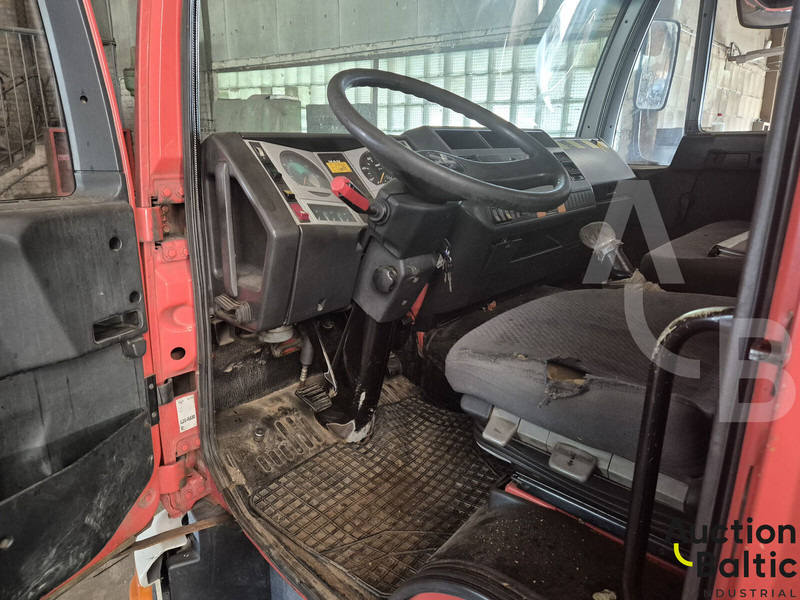 MAN 8.163 - Caminhão com plataforma aérea: foto 5 MAN 8.163 - Caminhão com plataforma aérea: foto 5