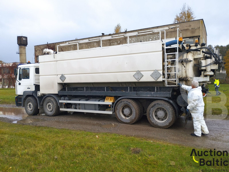 MAN T 46 - Caminhão limpa fossa: foto 3 MAN T 46 - Caminhão limpa fossa: foto 3
