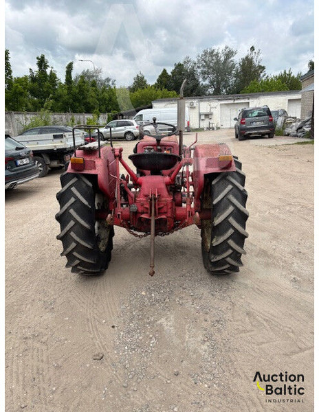 MCCORMICK International Farmall D-324 - Trator: foto 5 MCCORMICK International Farmall D-324 - Trator: foto 5
