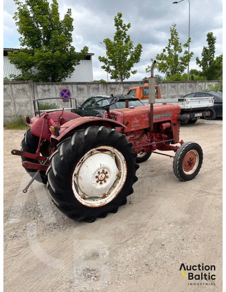 MCCORMICK International Farmall D-324 - Trator: foto 3 MCCORMICK International Farmall D-324 - Trator: foto 3