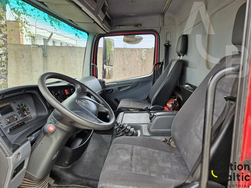 Mercedes-Benz 815 - Caminhão frigorífico: foto 5 Mercedes-Benz 815 - Caminhão frigorífico: foto 5