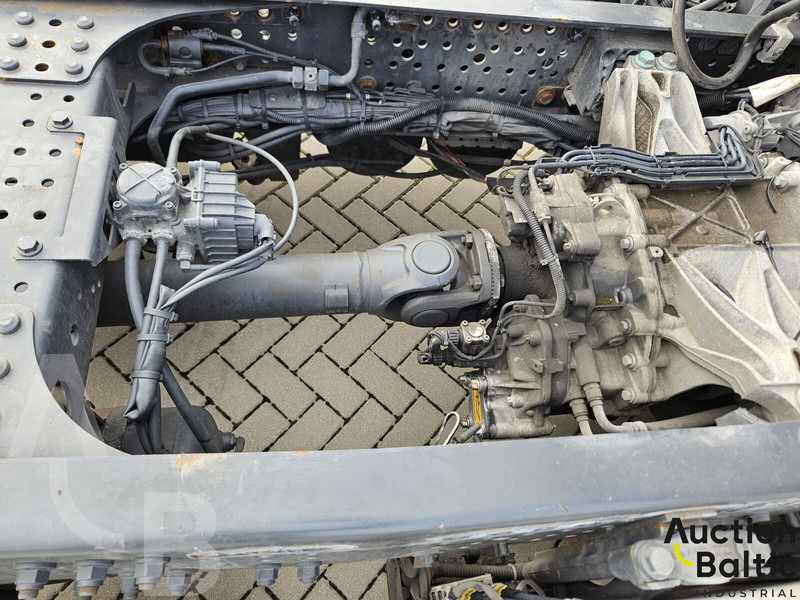 Caminhão chassi Mercedes-Benz Actros 1843: foto 14