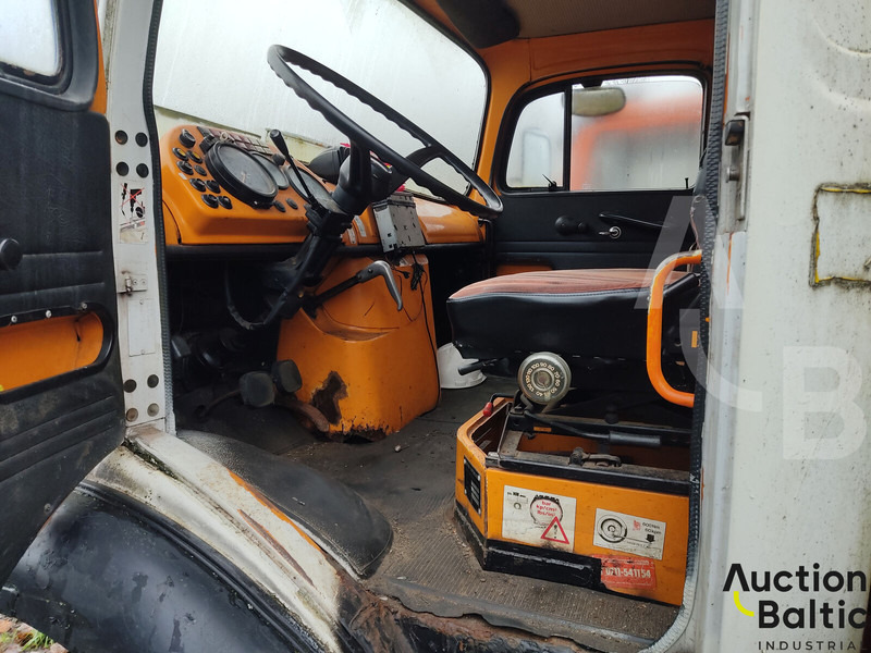 Mercedes-Benz Lako 911 - Caminhão com plataforma aérea: foto 5 Mercedes-Benz Lako 911 - Caminhão com plataforma aérea: foto 5