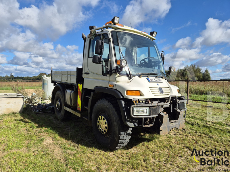 Mercedes-Benz Unimog U 400 - Caminhão basculante: foto 2 Mercedes-Benz Unimog U 400 - Caminhão basculante: foto 2