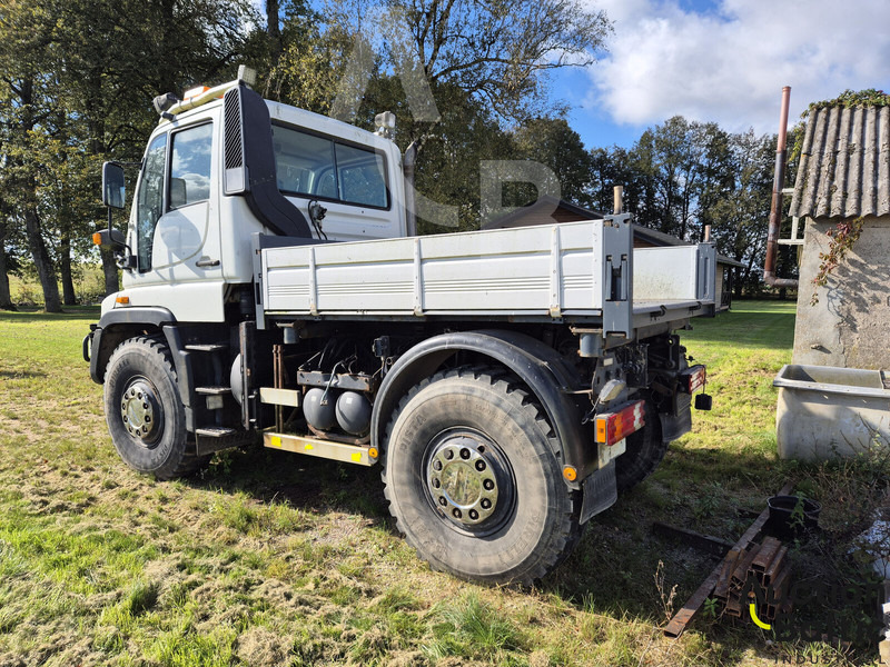 Mercedes-Benz Unimog U 400 - Caminhão basculante: foto 4 Mercedes-Benz Unimog U 400 - Caminhão basculante: foto 4