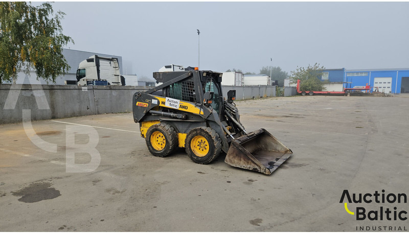 New Holland LS 160 - Mini carregadeira: foto 2 New Holland LS 160 - Mini carregadeira: foto 2
