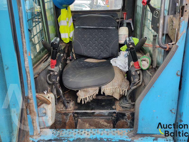 New Holland LS 185 B - Mini carregadeira: foto 5 New Holland LS 185 B - Mini carregadeira: foto 5
