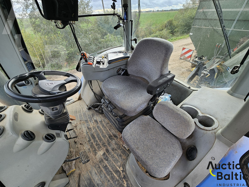 New Holland T 8040 - Trator: foto 5 New Holland T 8040 - Trator: foto 5