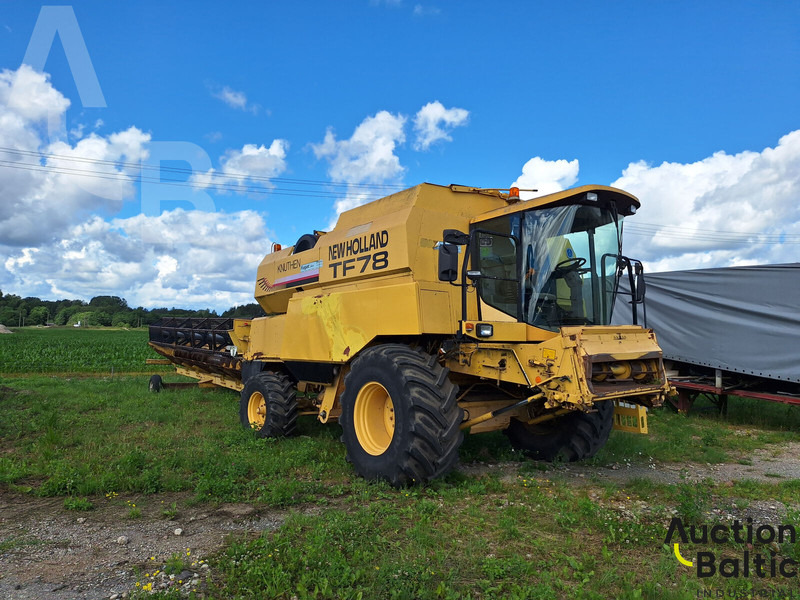 New Holland TF 78 - Ceifeira debulhadora: foto 2 New Holland TF 78 - Ceifeira debulhadora: foto 2