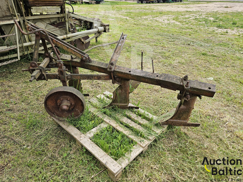 Plow - Arado: foto 1 Plow - Arado: foto 1