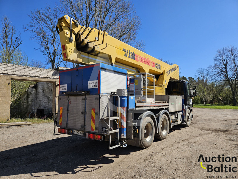 Scania P 310 - Caminhão com plataforma aérea: foto 3 Scania P 310 - Caminhão com plataforma aérea: foto 3