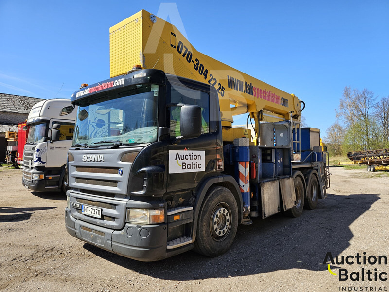 Scania P 310 - Caminhão com plataforma aérea: foto 1 Scania P 310 - Caminhão com plataforma aérea: foto 1