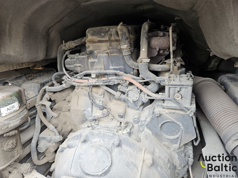 Caminhão reboque Scania P 380: foto 16