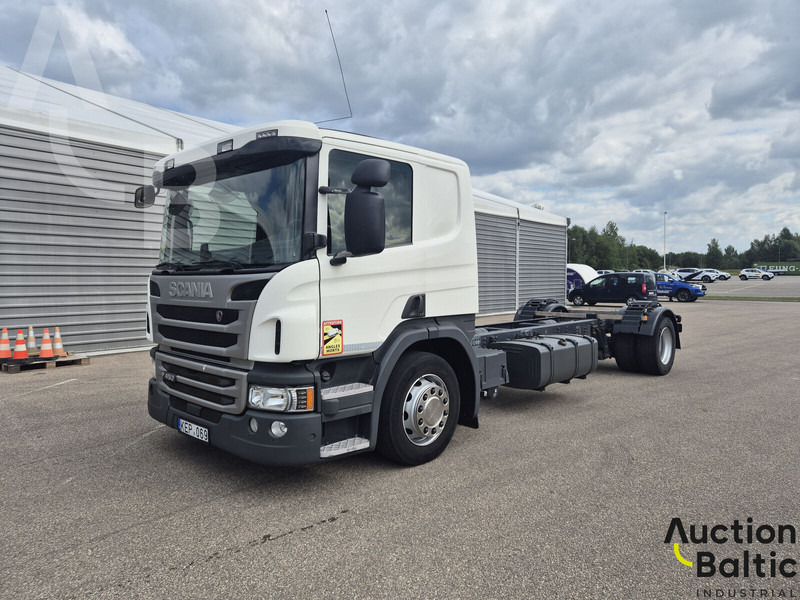 Scania P 450 - Caminhão chassi: foto 1 Scania P 450 - Caminhão chassi: foto 1