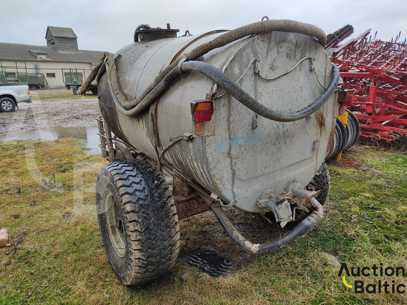 Trailer - tank - Reboque basculante: foto 4 Trailer - tank - Reboque basculante: foto 4