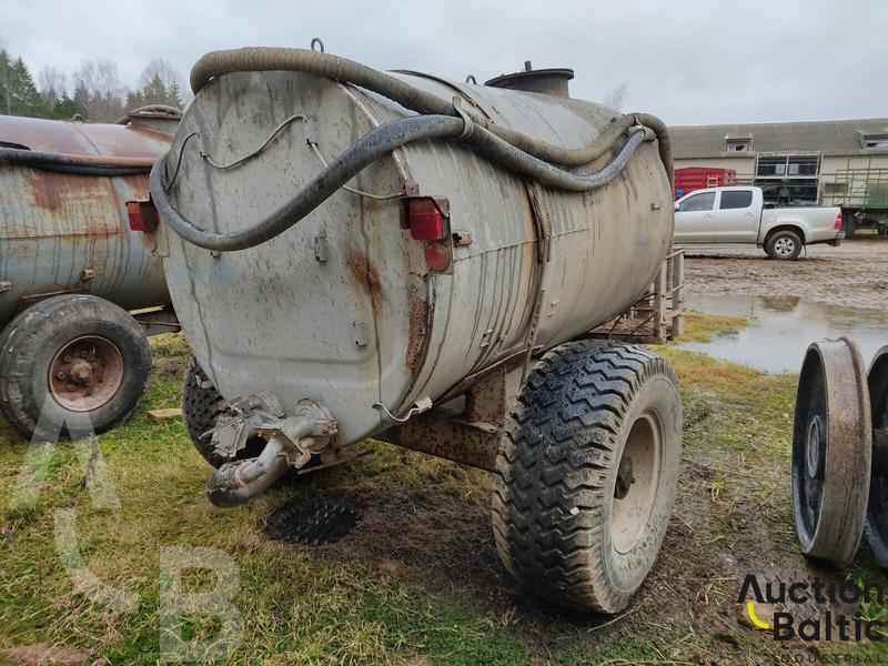Trailer - tank - Reboque basculante: foto 3 Trailer - tank - Reboque basculante: foto 3
