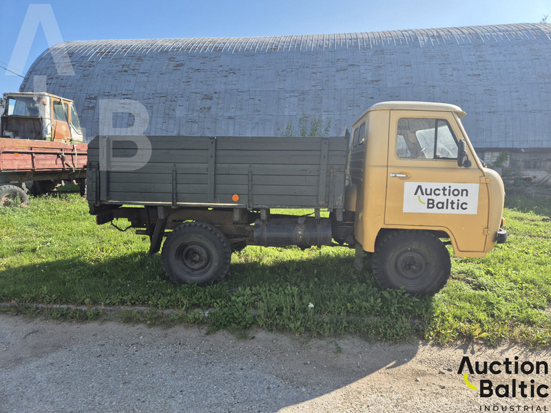 UAZ UAZ 3303 - Furgão caixa aberta: foto 3 UAZ UAZ 3303 - Furgão caixa aberta: foto 3
