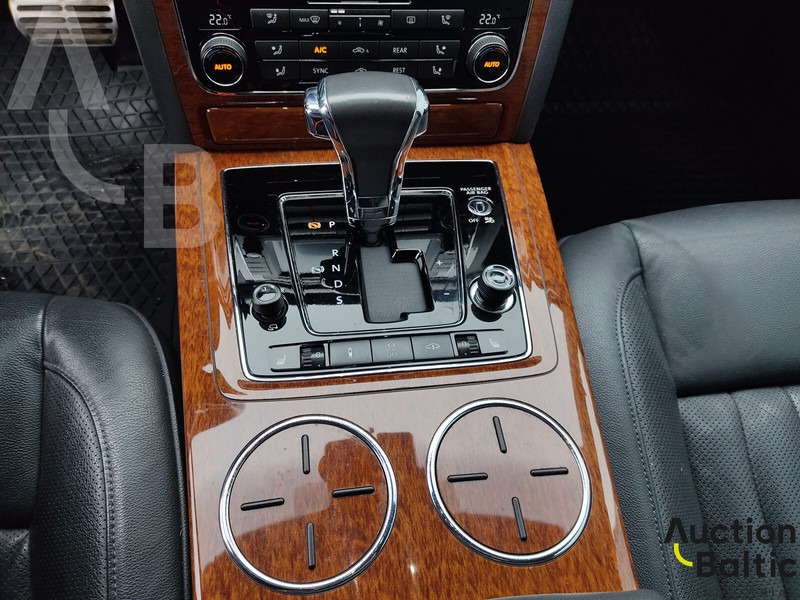 Automóvel Volkswagen Phaeton: foto 10