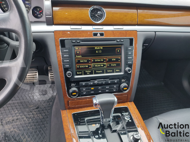Automóvel Volkswagen Phaeton: foto 9