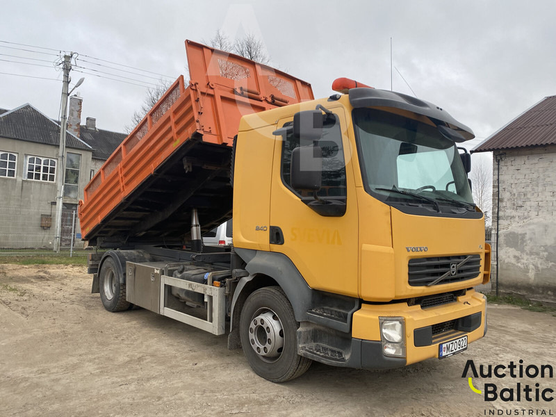 Volvo FL 240 4x2 - Caminhão basculante: foto 1 Volvo FL 240 4x2 - Caminhão basculante: foto 1
