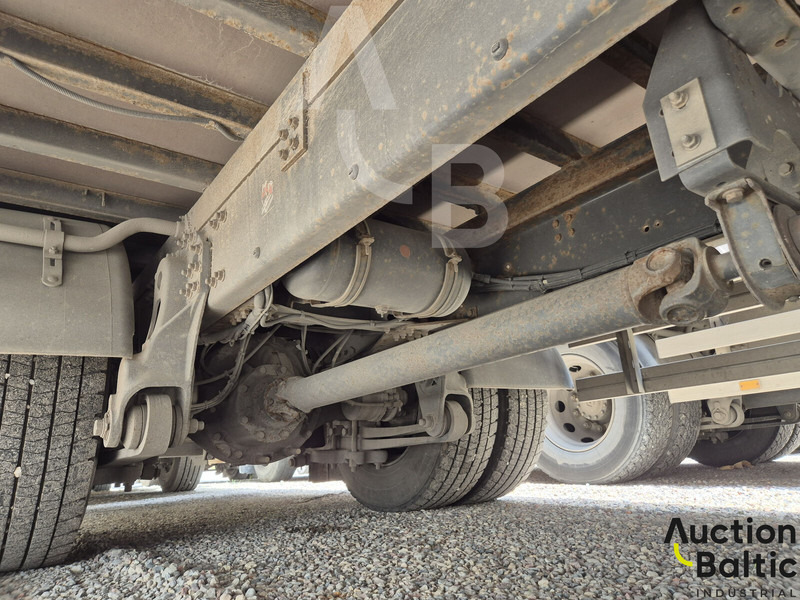 Caminhão furgão Volvo FL240: foto 7