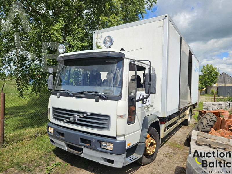 Volvo FL615 - Caminhão furgão: foto 1 Volvo FL615 - Caminhão furgão: foto 1