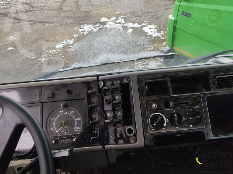 Caminhão basculante, Caminhão grua Volvo FL618: foto 7