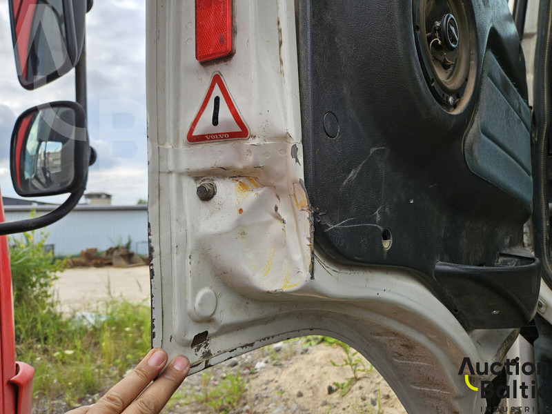 Caminhão basculante Volvo FM12: foto 15